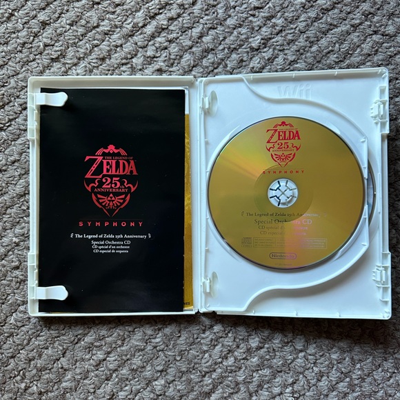 The Legend of Zelda: Skyward Sword with Music CD - Picture 3 of 4
